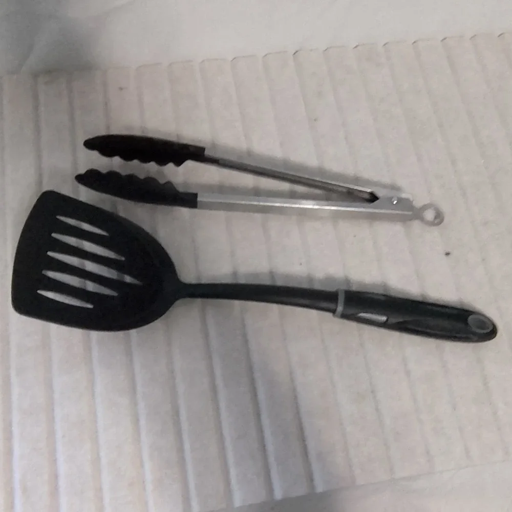 Black & Silver Plastic Metal Tongs & Turner Kitchen Utensil Set, 2-Piece